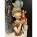 Figurine Travel Girl Apple 18x14x33.5cm (3)