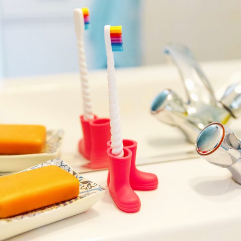 Toothbrush Holder Red Boots (3)