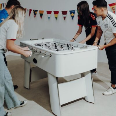 Tavolinë futbolli në stilin e bardhë (2)