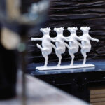 Deco Figurine Dancing Cows (3)